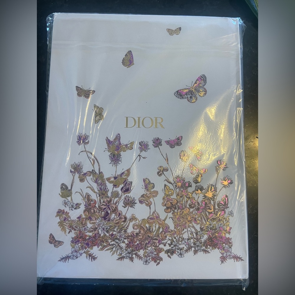 NEW in Bag Christian Dior Decorative Lined VIP Notebook with Green CD Ba… - Picture 4 of 8